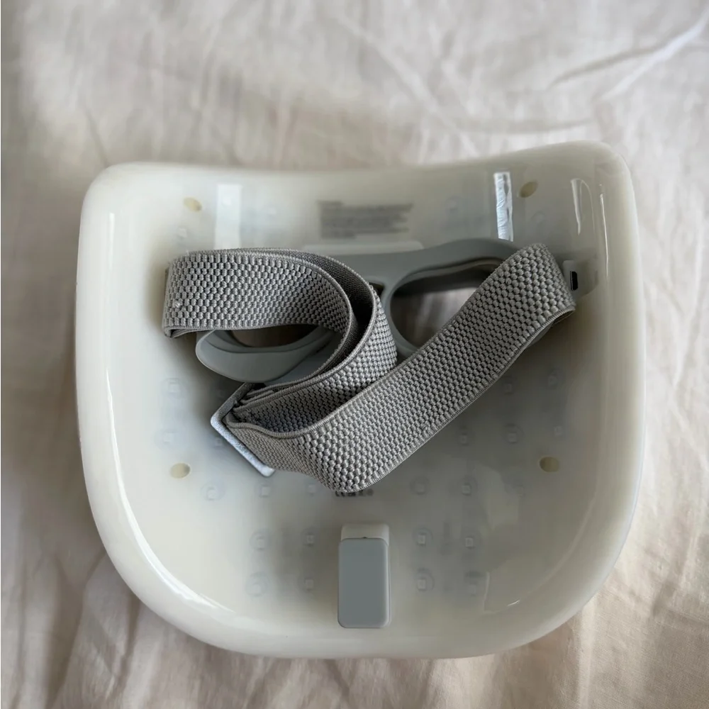 White VR Headset